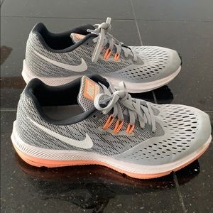 Nike sneakers - grey with coral, women’s 7.5
